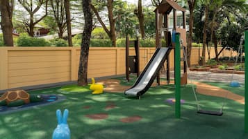 Children’s play area – outdoor