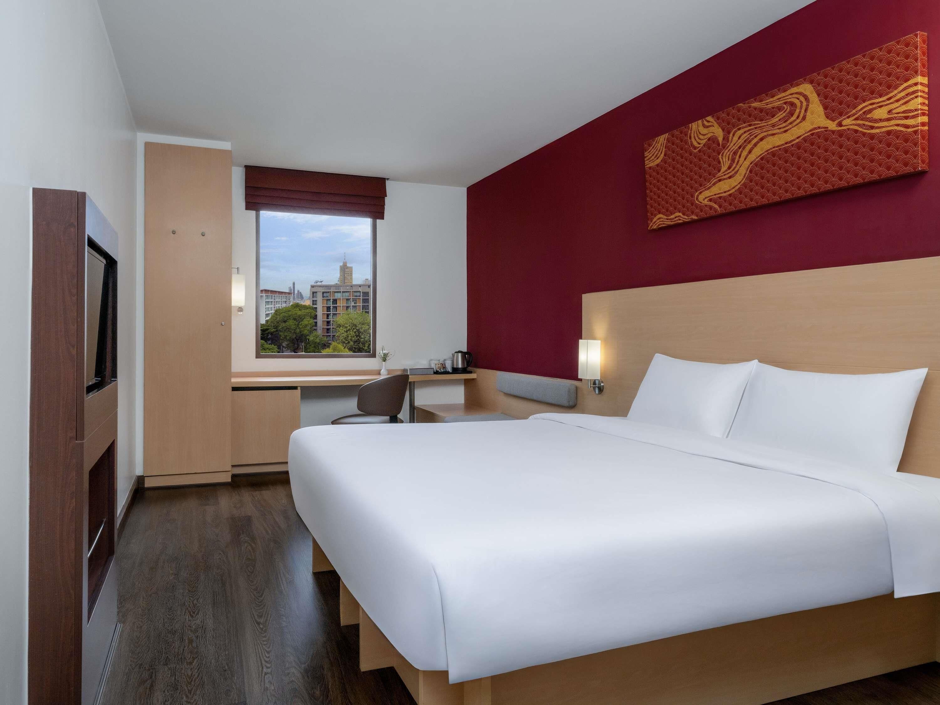 Standard Room, 1 Double Bed | In-room safe, desk, iron/ironing board, free cribs/infant beds