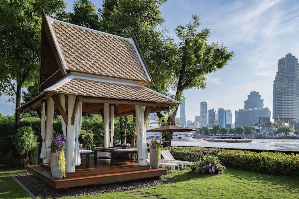 ibis Bangkok Riverside