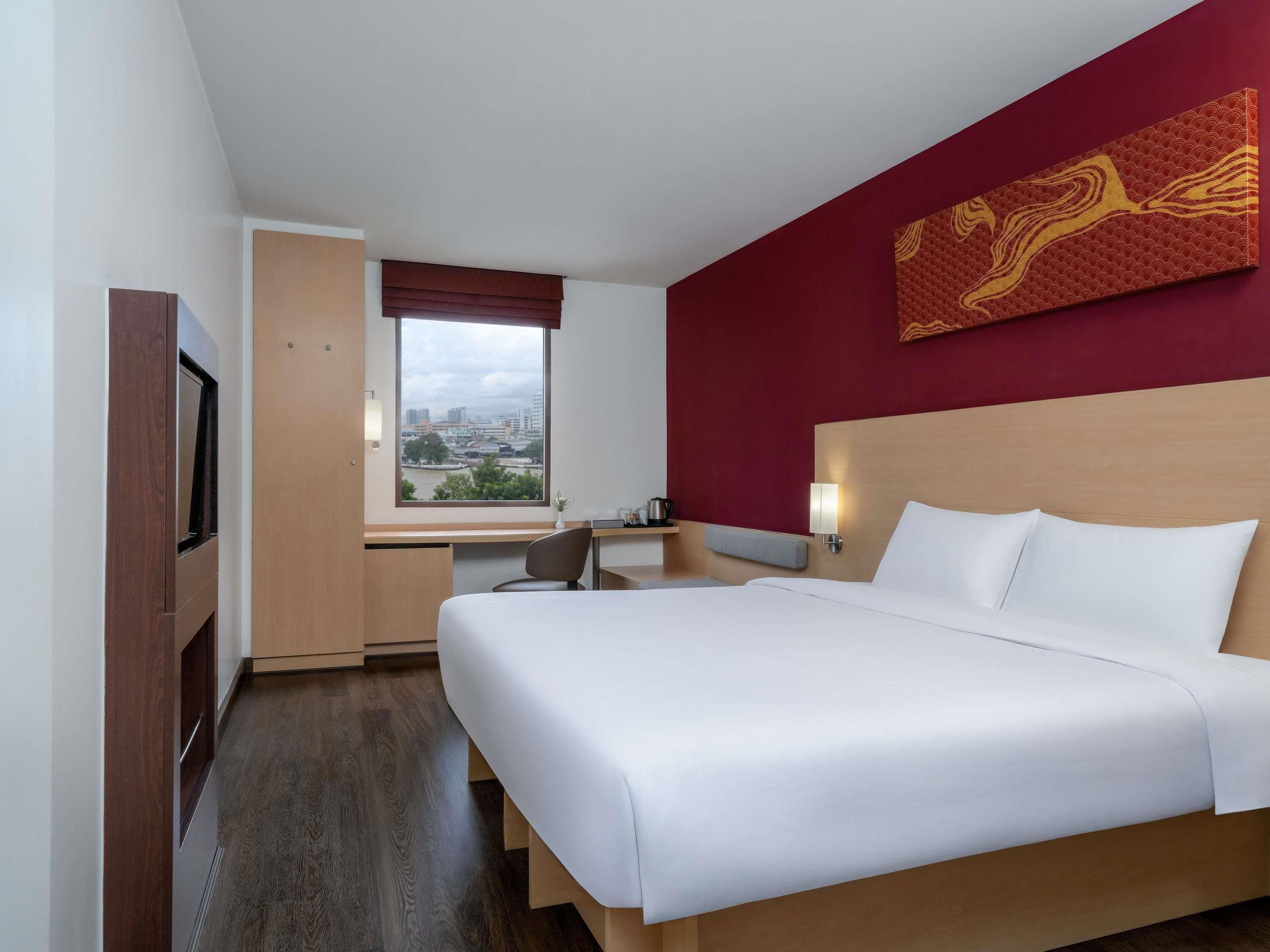 Standard Room, 1 Double Bed, River View | In-room safe, desk, iron/ironing board (on request), cribs (free)