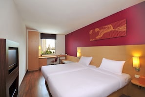 Standard Room, 2 Single Beds, River View | View from room - ibis Bangkok Riverside (Bangkok)