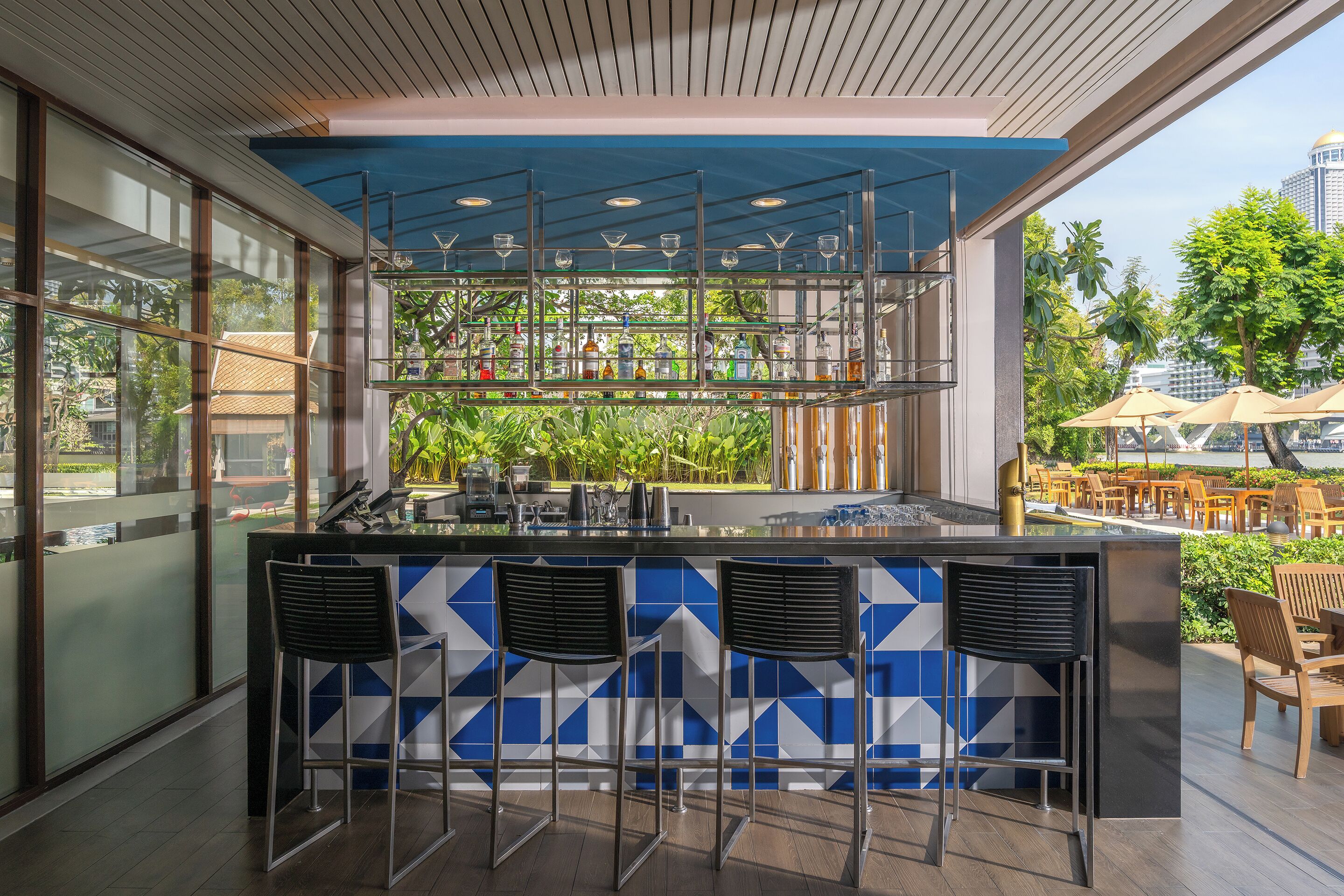 Poolside bar