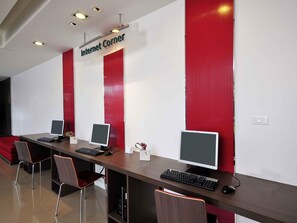 Bar (on property) - ibis Bangkok Riverside (Bangkok)