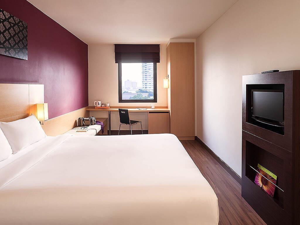 Rom – standard, 1 dobbeltseng | Safe på rommet, skrivebord, strykejern/-brett og barnesenger (inkludert)