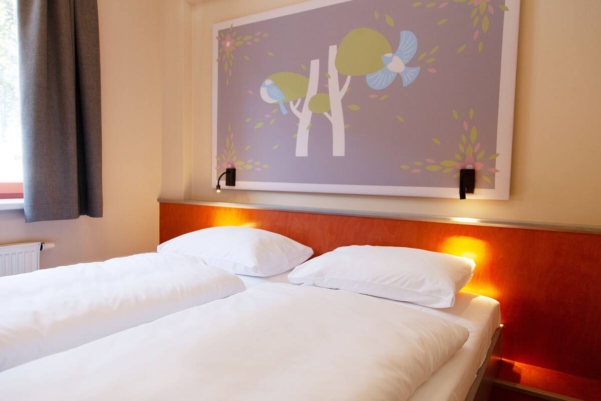double room | hypo-allergenic bedding, in-room safe, free wifi, bed sheets