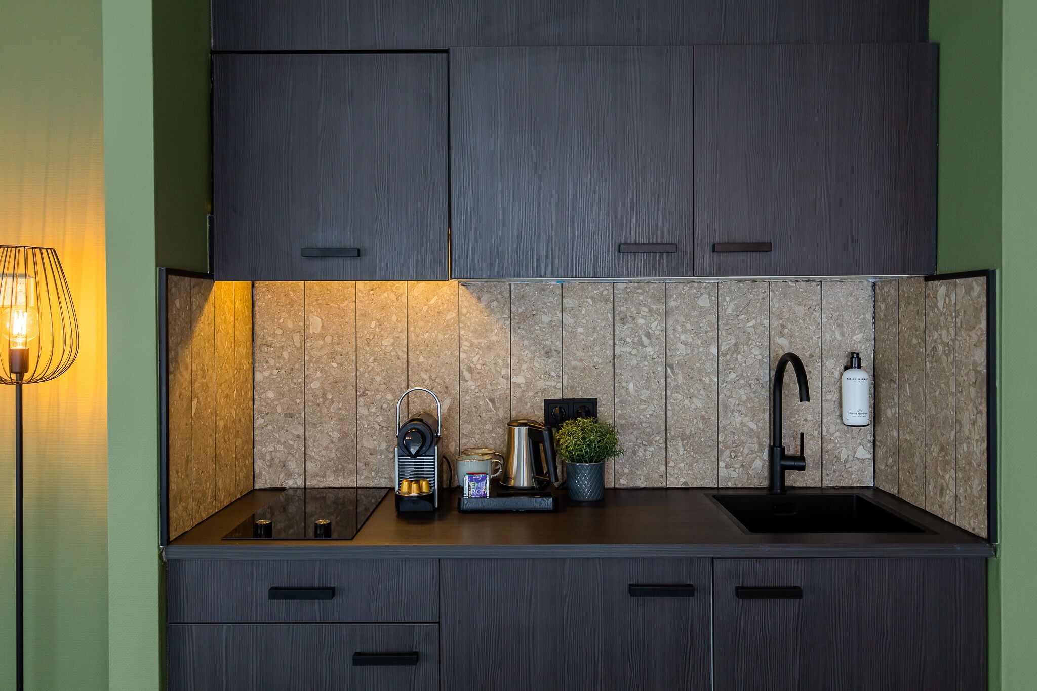 Appartement Familial, vue jardin | 羽绒被、办公桌、熨斗/熨板、免费 WiFi