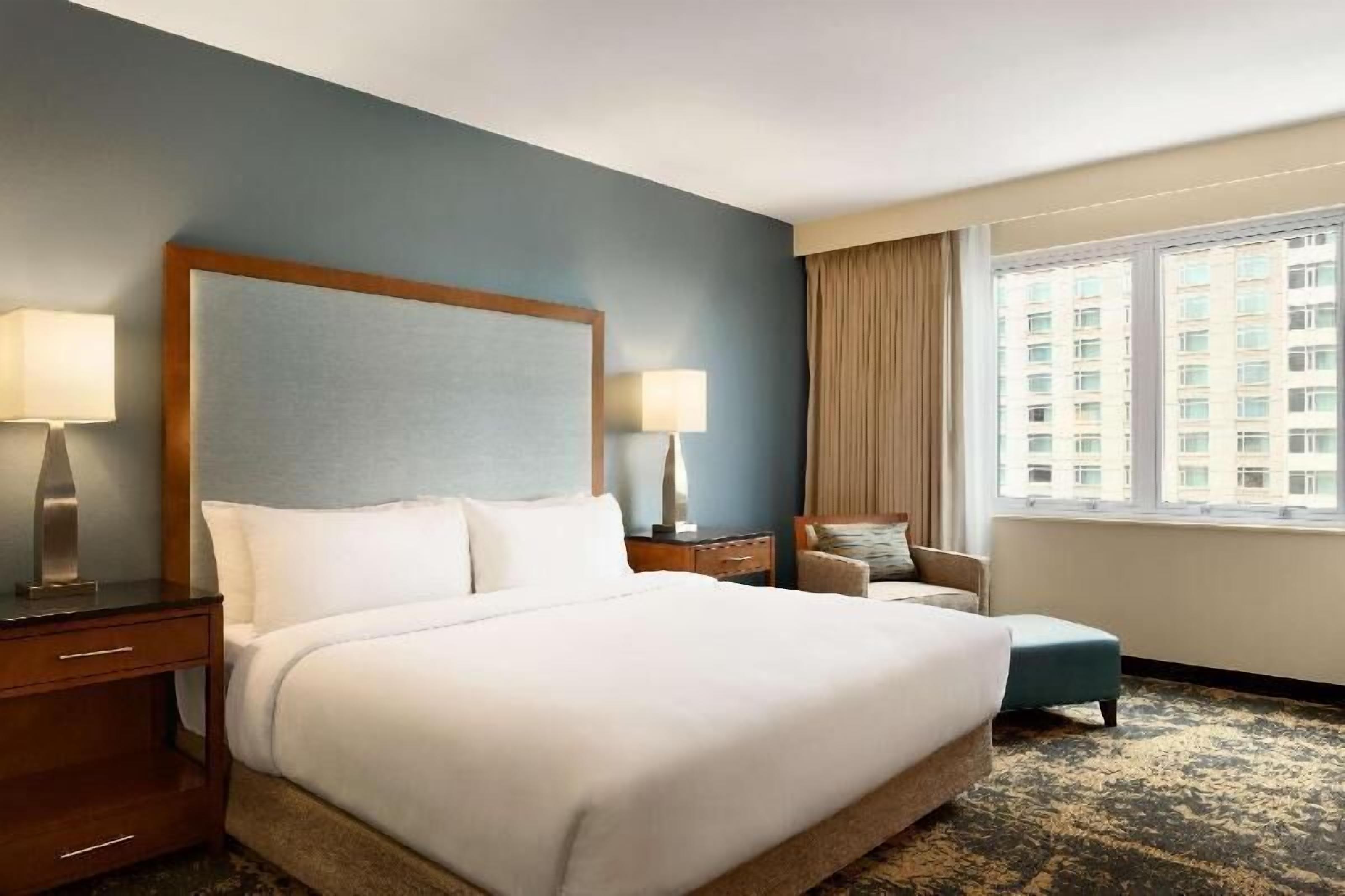 Hypo-allergenic bedding, in-room safe, desk, laptop workspace