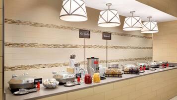 Gratis morgenmad tilberedt efter bestilling hver dag