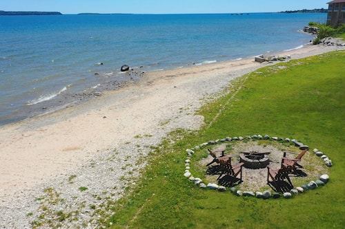 Private beach, sun loungers, beach towels
