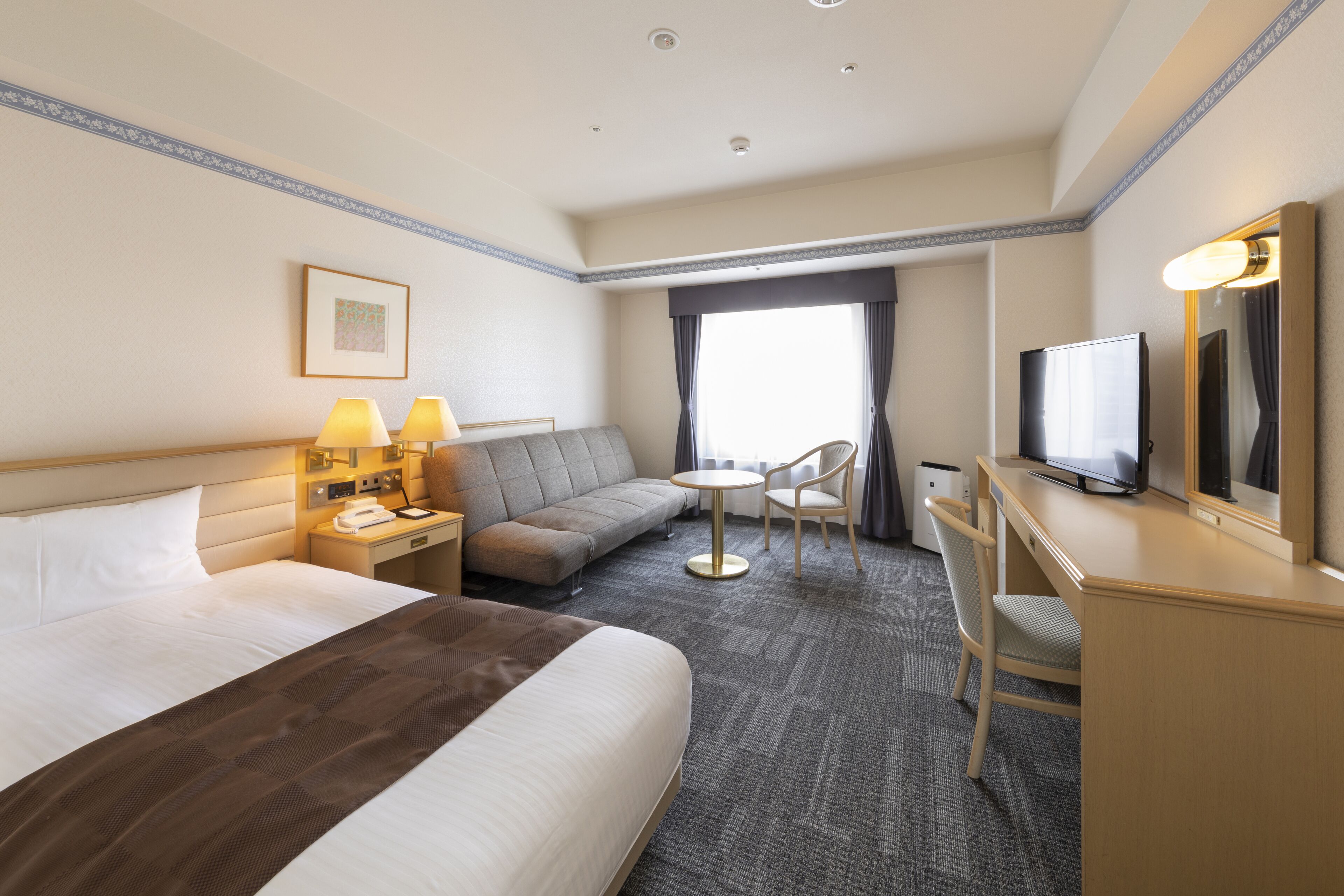 premium bedding, in-room safe, desk, blackout curtains