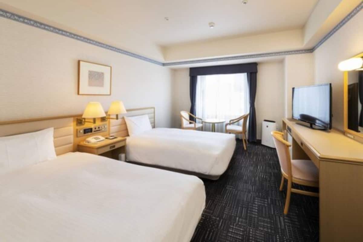 Premium bedding, in-room safe, desk, blackout curtains