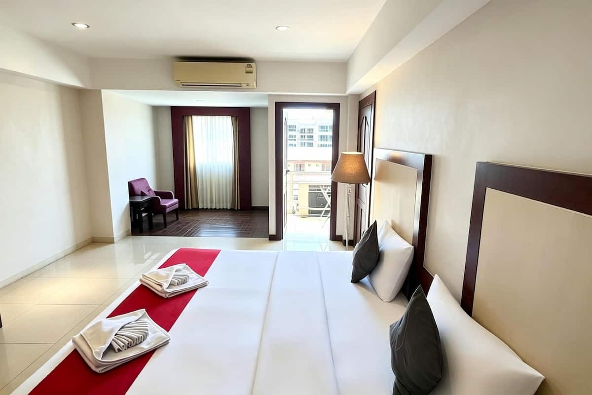 Superior Double or Twin Room | In-room safe, desk, laptop workspace, iron/ironing board (on request)