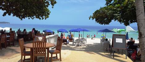 Breakfast, lunch and dinner served