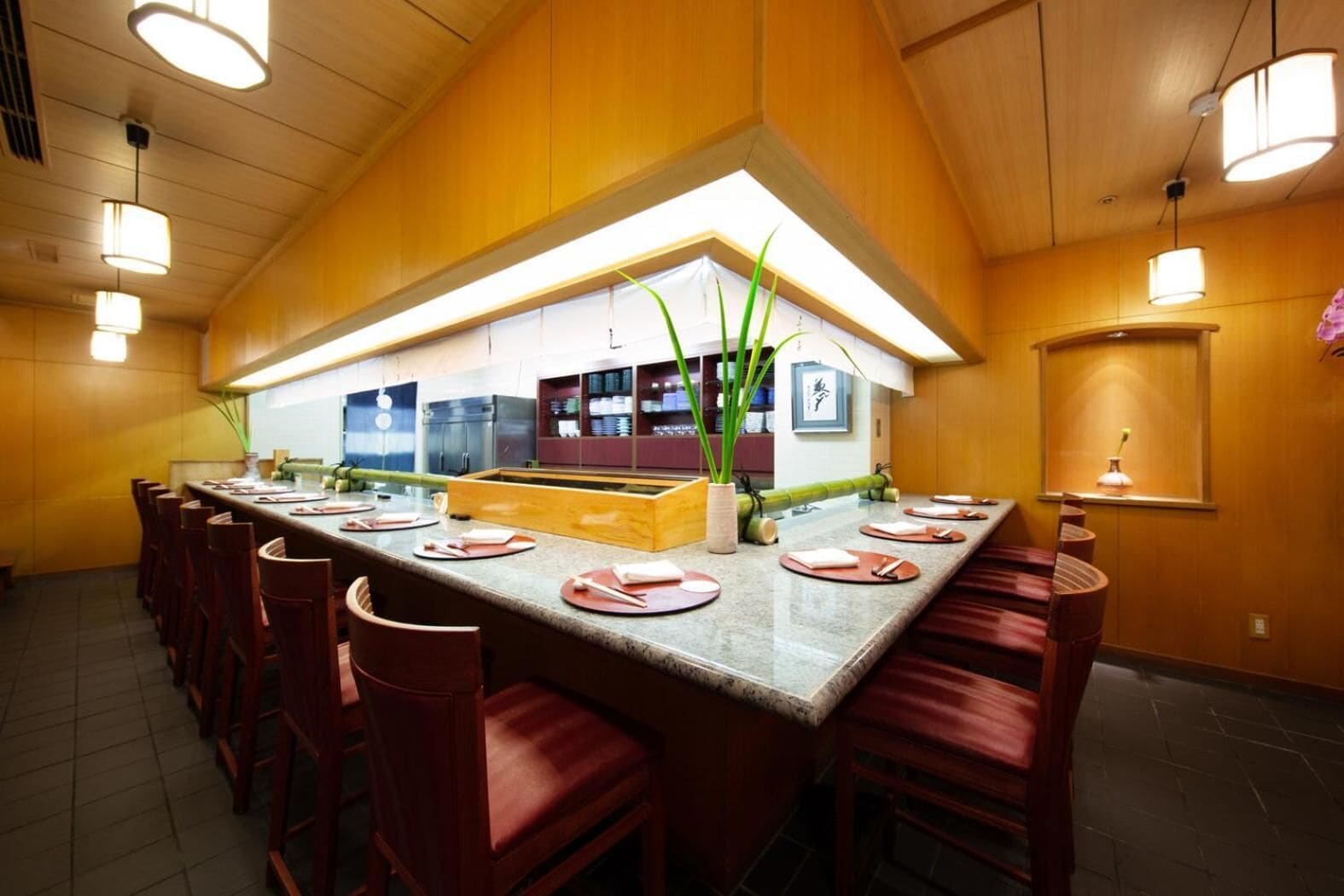 3 restaurants, breakfast, lunch, dinner served; italian cuisine