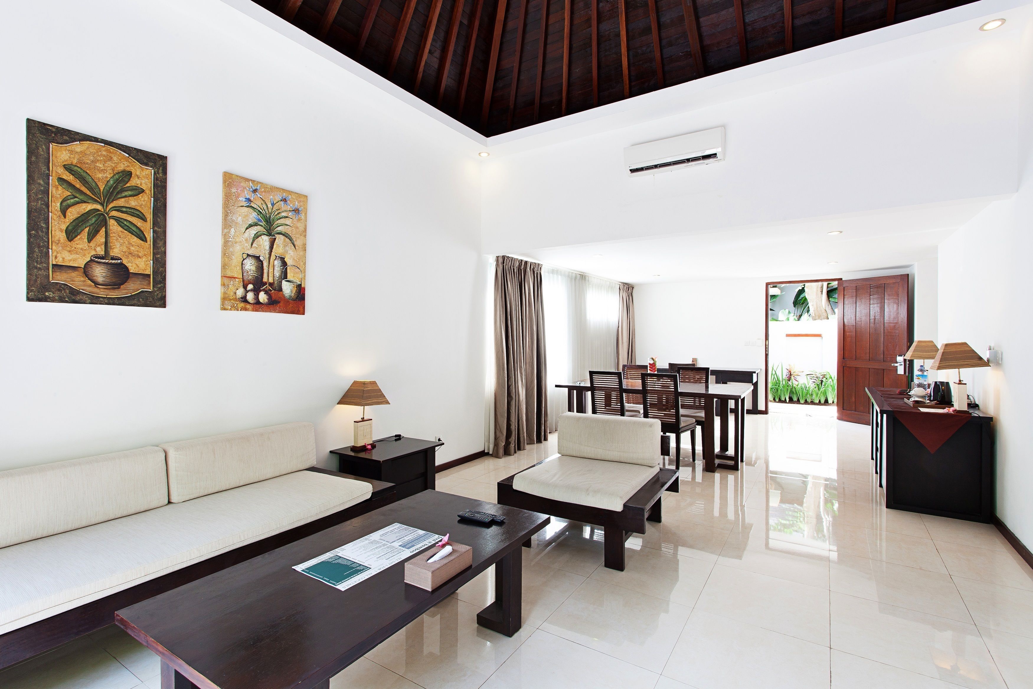 flat-screen tv, dvd player