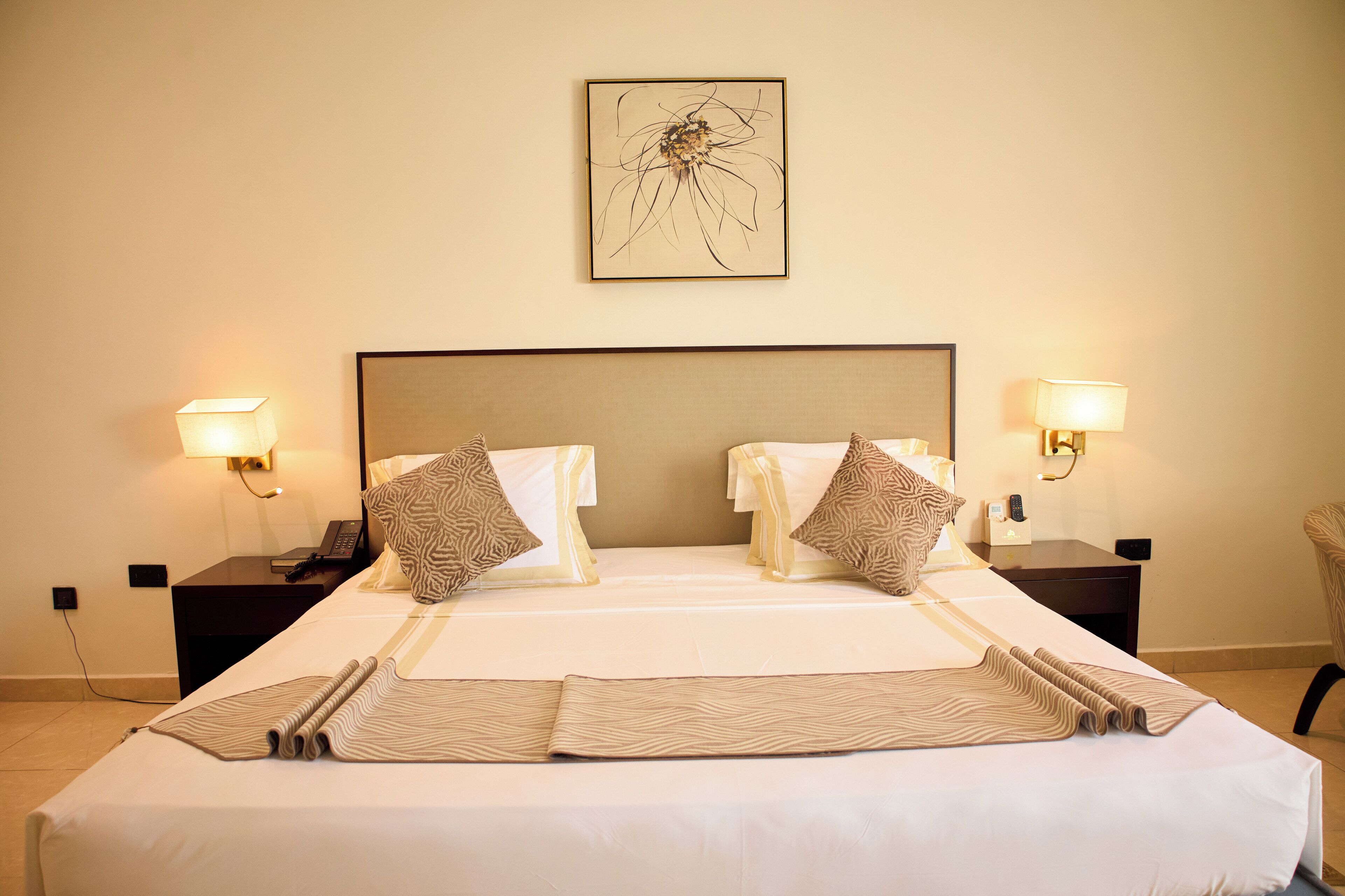 Suite ejecutiva | Edredones de plumas, caja fuerte, decoración individual