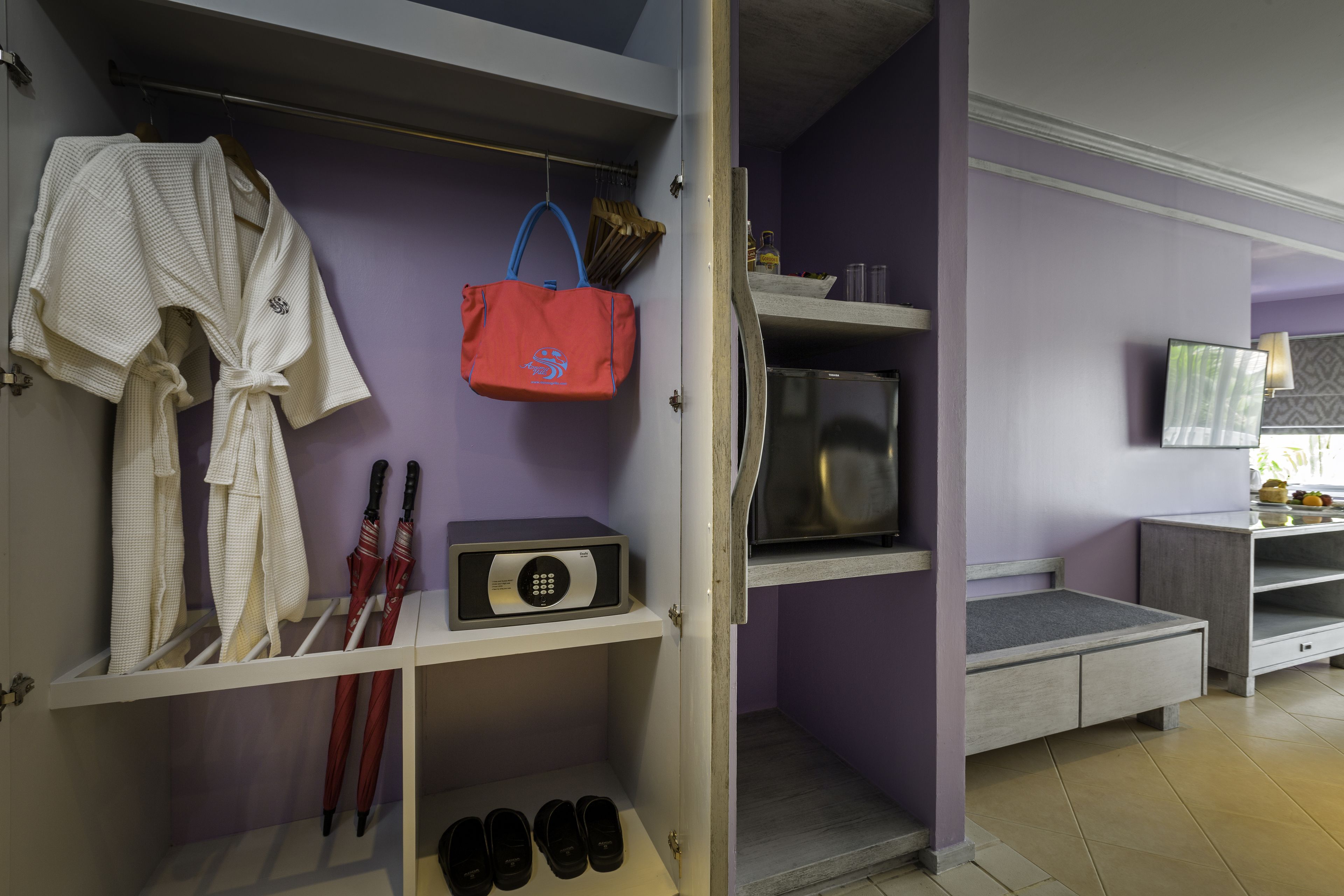 minibar, in-room safe, desk, blackout curtains