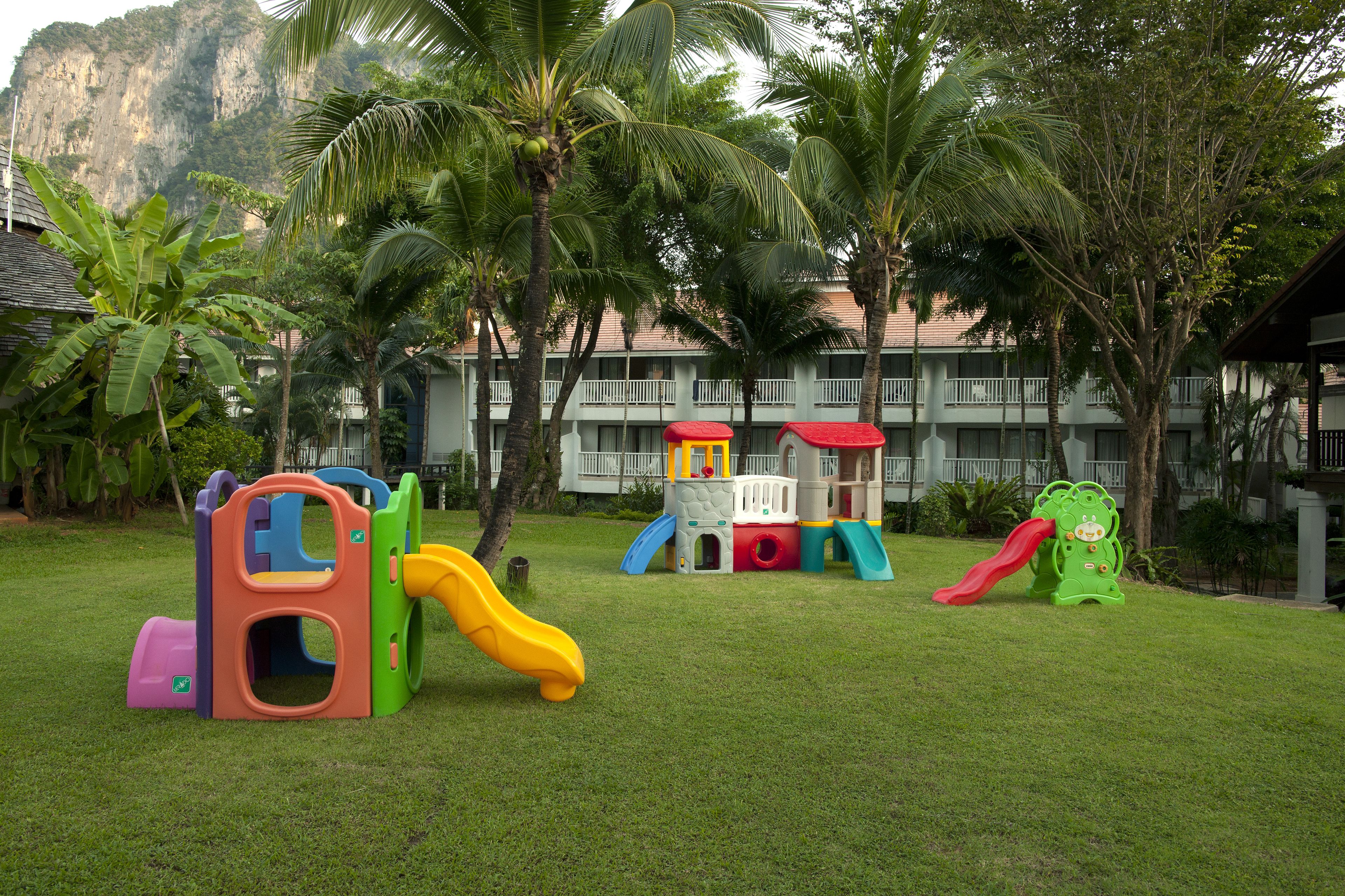 children’s play area – outdoor