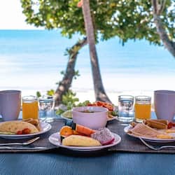 Daily buffet breakfast (THB 450 per person)