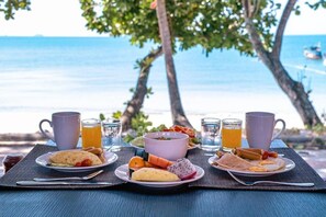 Daily buffet breakfast for a fee - Aonang Villa Resort l Lifestyle Beachfront Resort (Krabi)