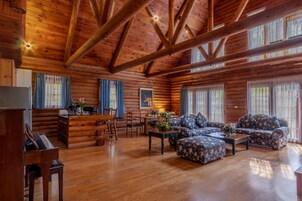 Log home | Living area | Flat-screen TV