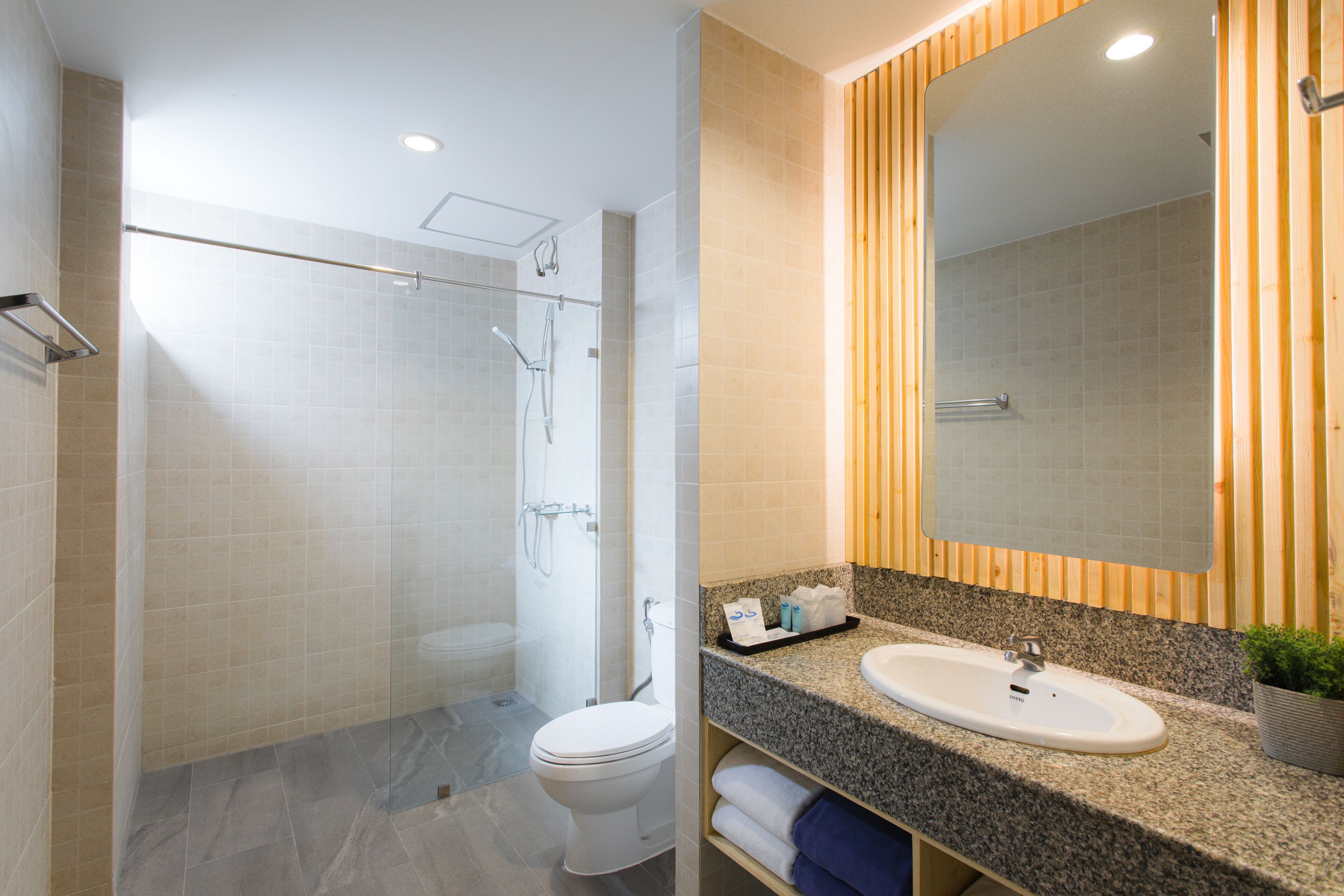 superior cottage | bathroom | hair dryer, slippers, bidet, towels