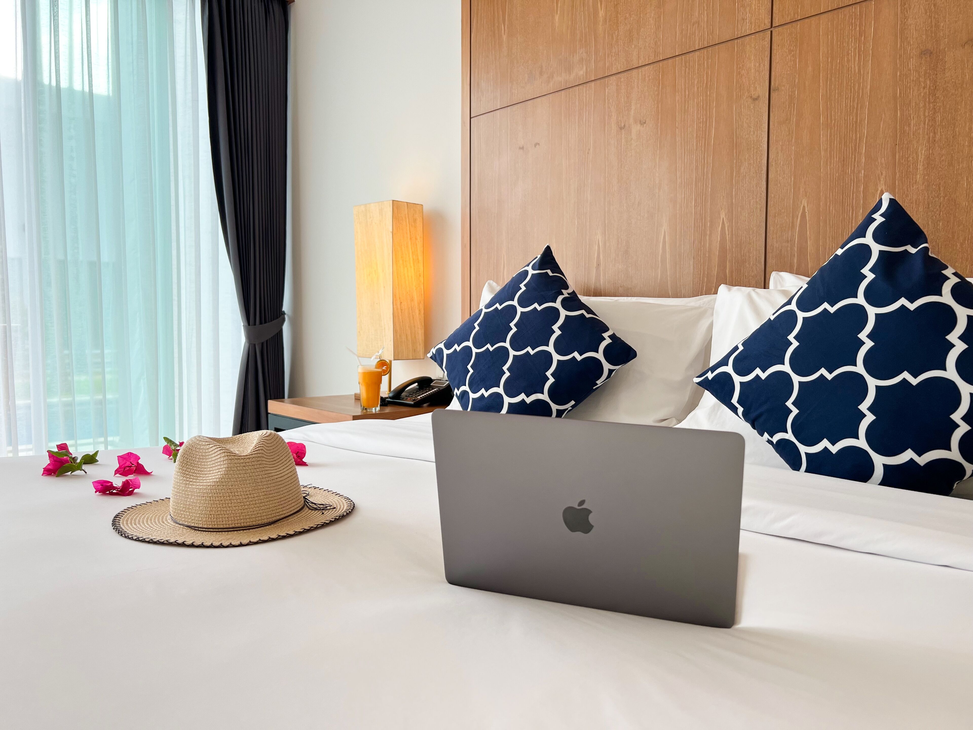 deluxe room, pool access | minibar, in-room safe, desk, iron/ironing board