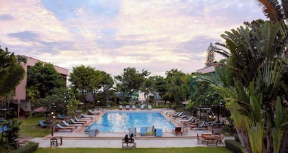 Basaya Beach Hotel & Resort