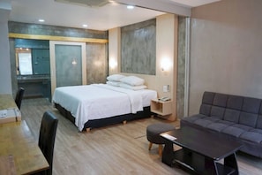 Deluxe Room | Minibar, free WiFi - Basaya Beach Hotel & Resort (Pattaya)