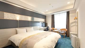 Double Room, Non Smoking | In-room safe, desk, iron/ironing board (on request), WiFi (free)
