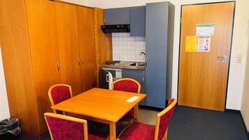 Habitación doble | 1 habitación, tabla de planchar con plancha, wifi gratis y ropa de cama