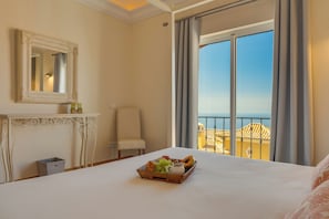 Down duvets, individually decorated, individually furnished - Palheiro Village (Funchal)