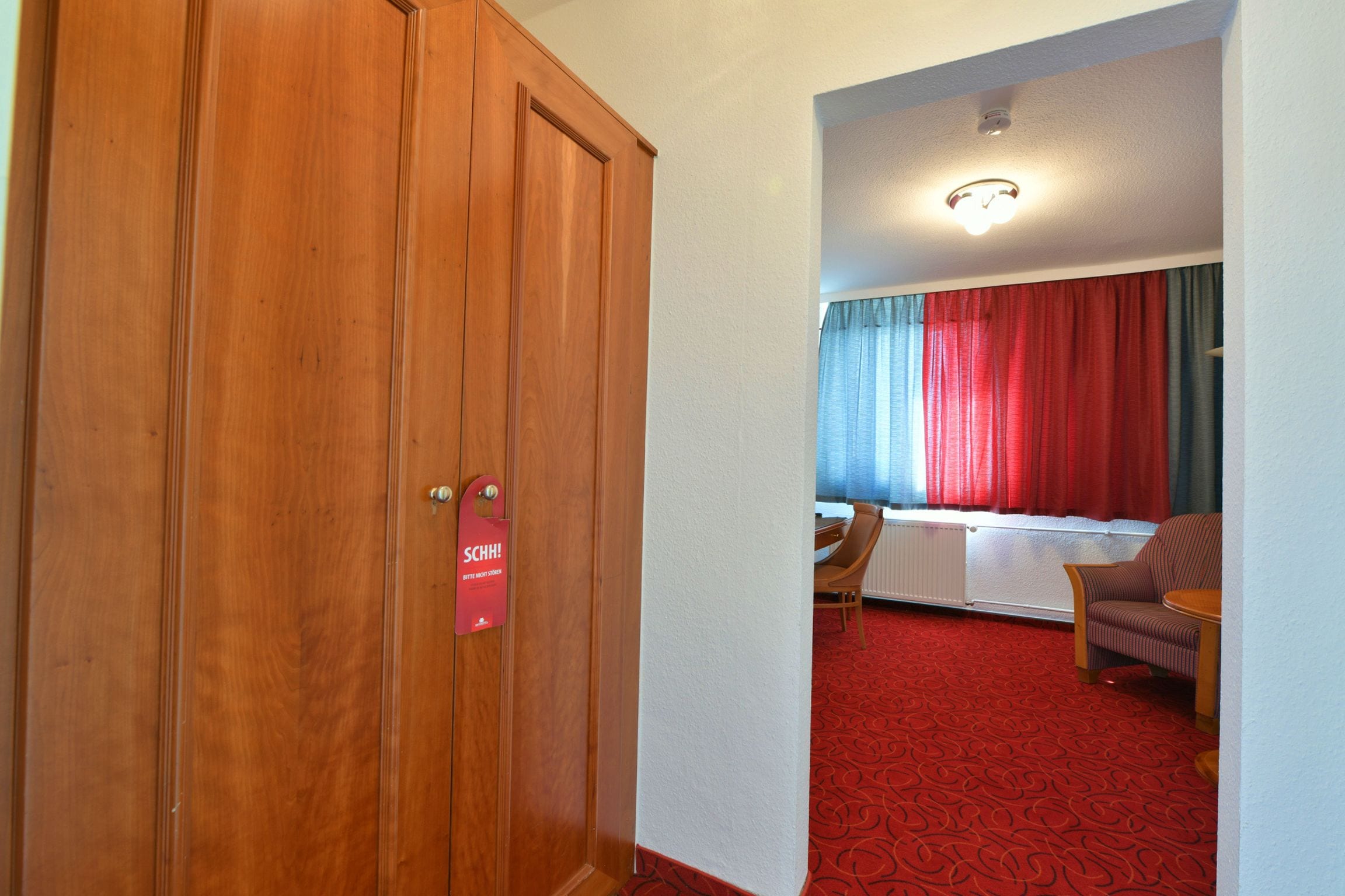 basic room | living area | flat-screen tv