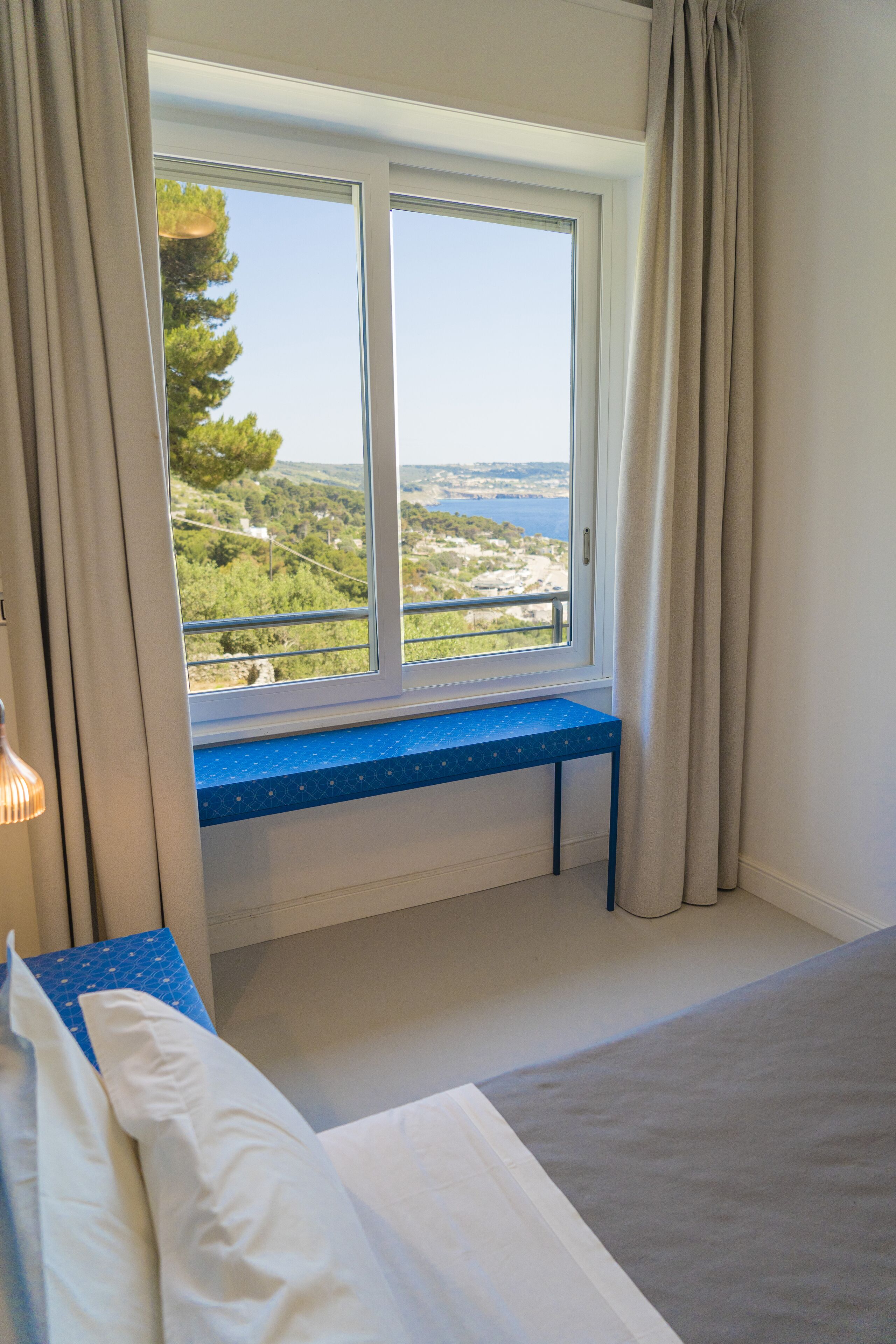 comfort double room, partial sea view | 1 bedroom, minibar, in-room safe, individually decorated
