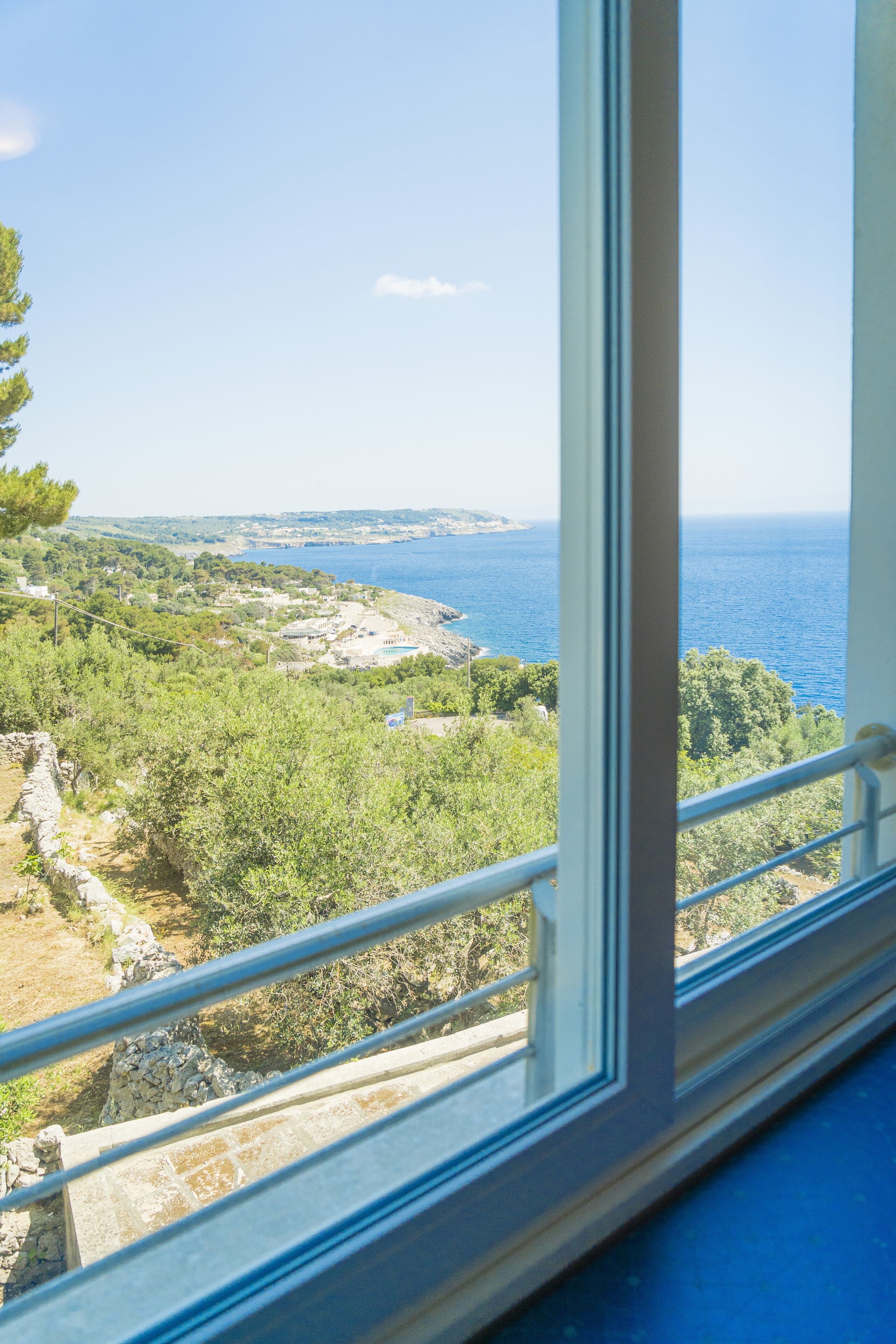 Chambre Double Confort, vue partielle sur la mer