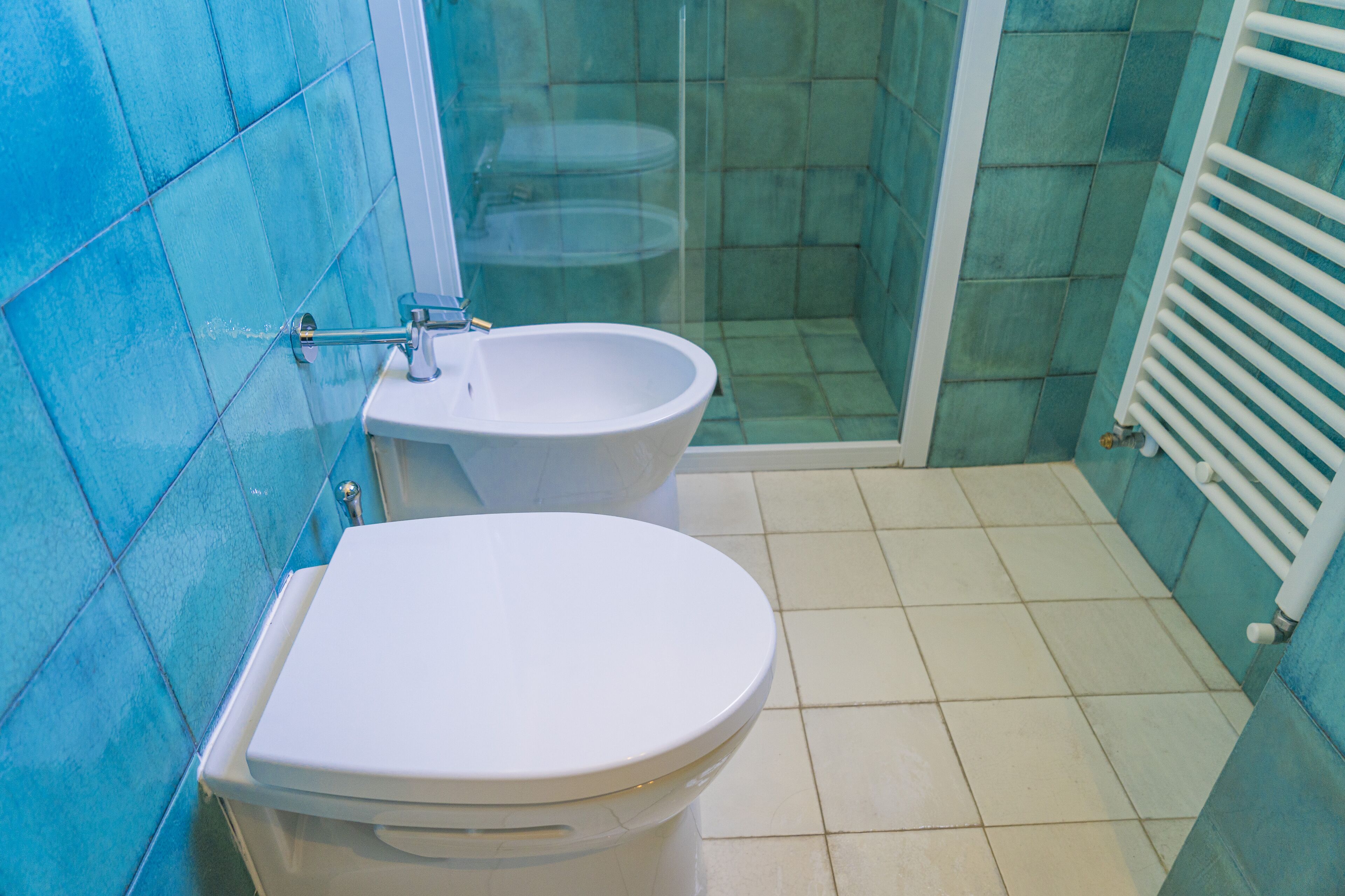 comfort double room, partial sea view | bathroom | free toiletries, hair dryer, towels