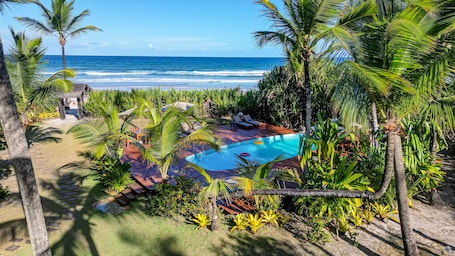 Outdoor pool, pool umbrellas, sun loungers