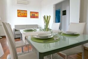 公寓, 海景 | 私人廚房 | 大型雪櫃/冰箱、爐具、廚房用具/餐具/器皿、冰箱