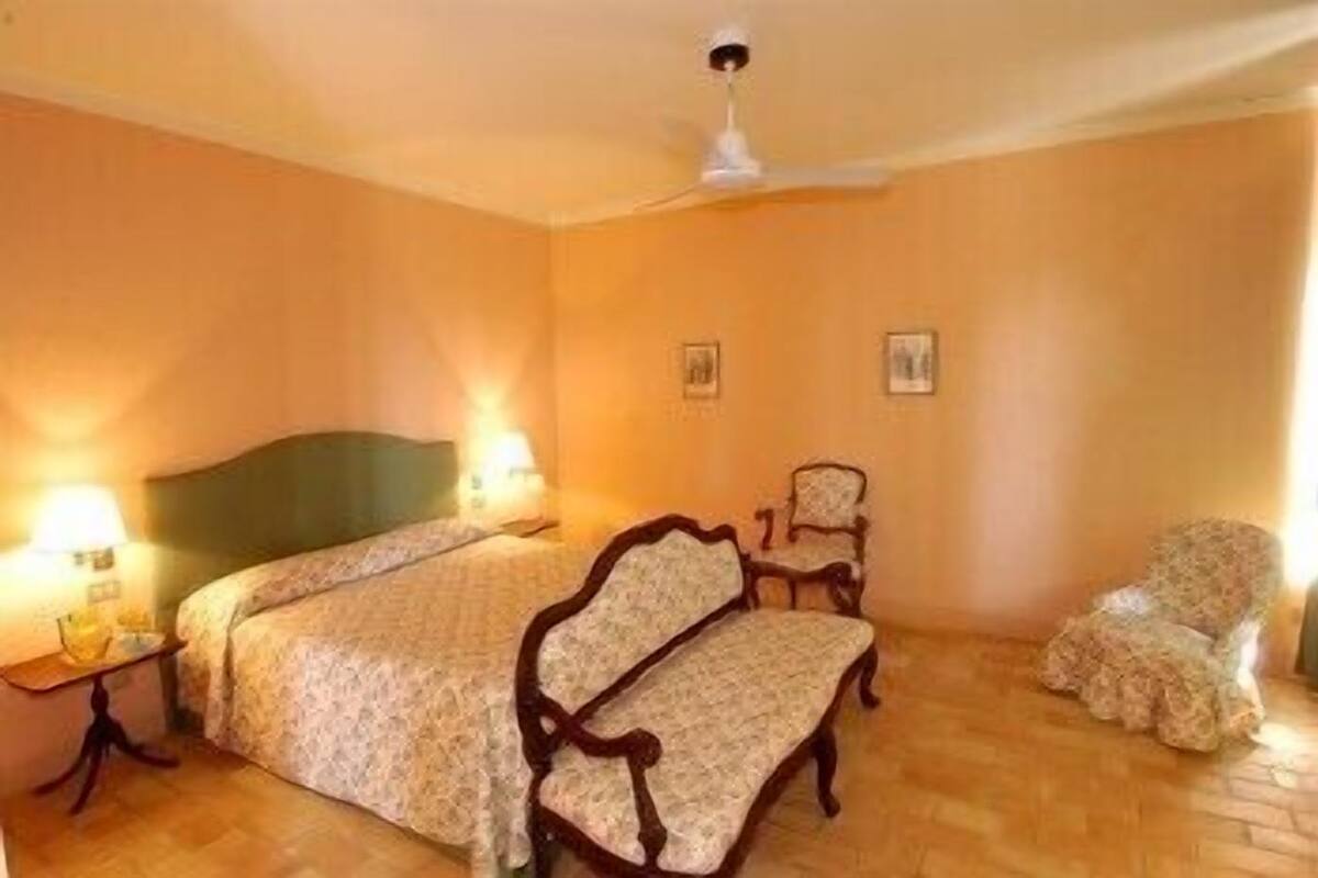 Junior Suite, Non Smoking | Minibar, desk, iron/ironing board (on request), WiFi (free)