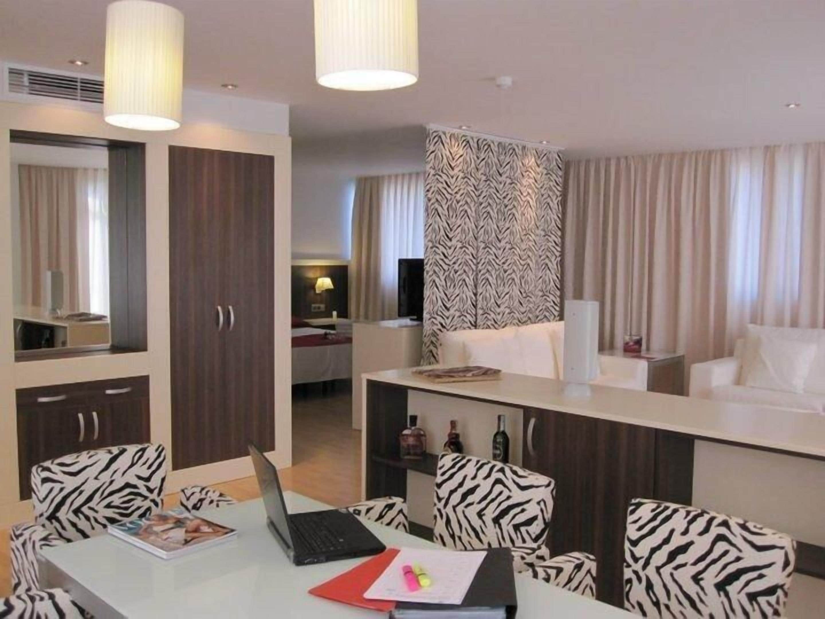 Suite | Woonruimte | Een televisie