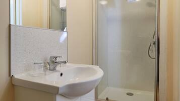 Suite, Ensuite (Family Room (Sleeps 4)) | Bathroom