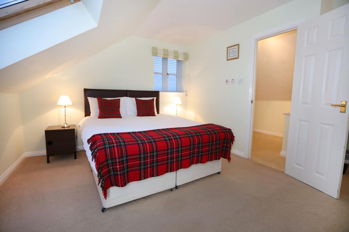 Suite, Ensuite (Family Room (Sleeps 4)) | Floor plan