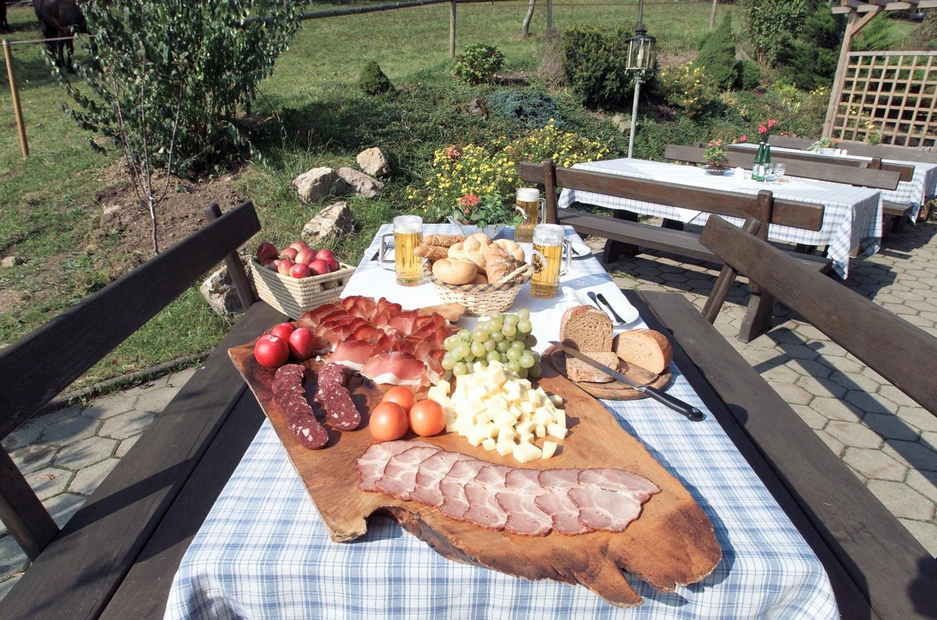 regional cuisine, al fresco dining