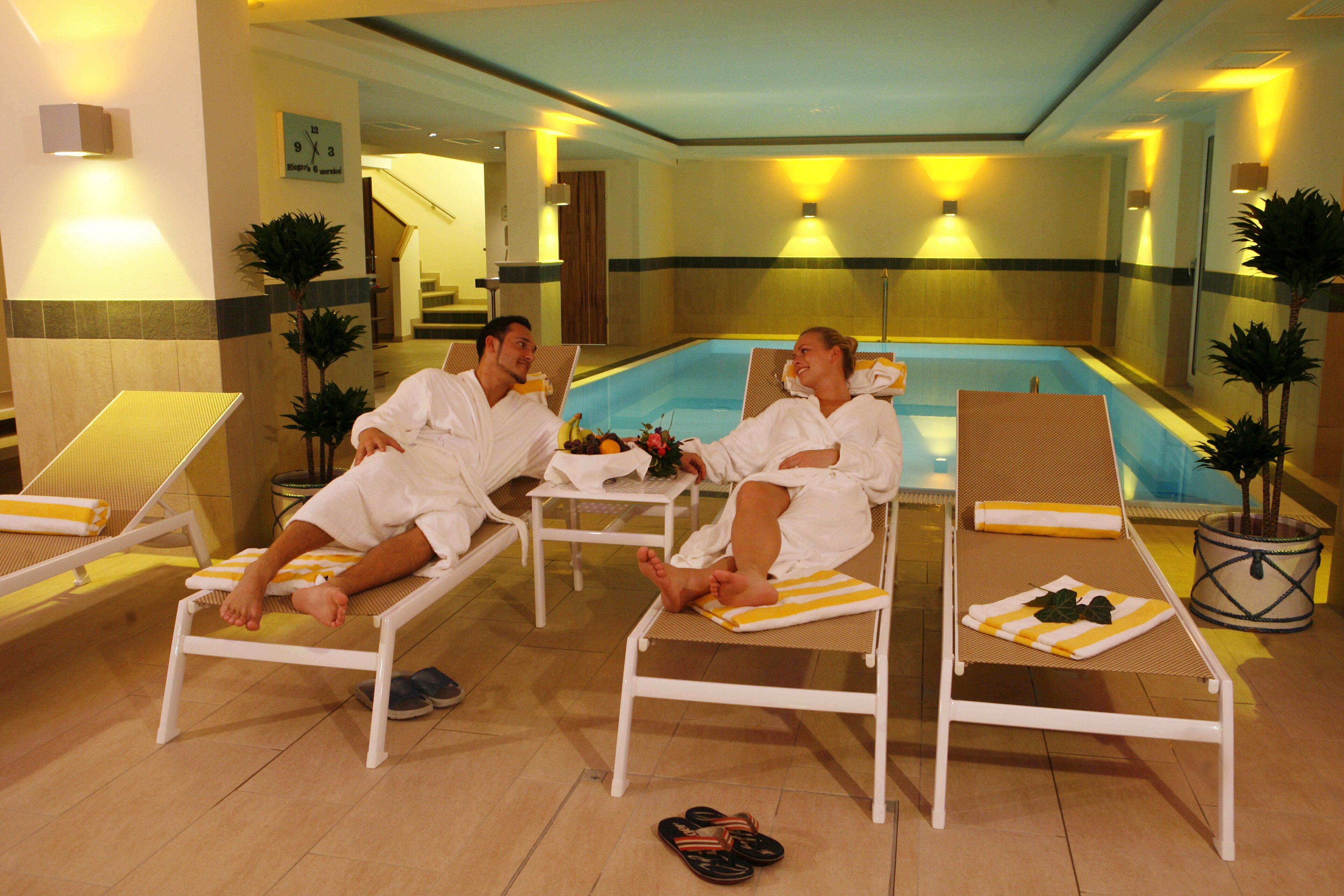 indoor pool, open 7:00 am to 11:00 pm, pool loungers