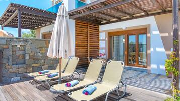 Villa (Meliti) | Pemandangan dari bilik