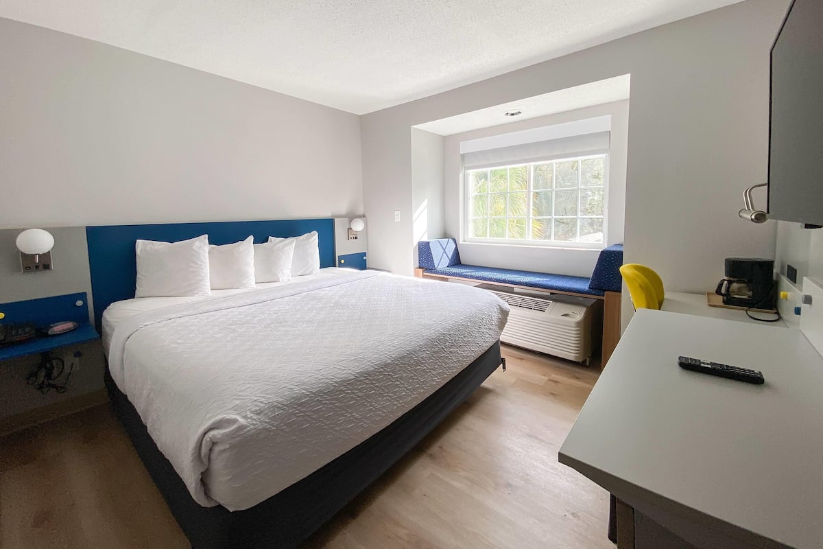 In-room safe, desk, free cribs/infant beds, free WiFi