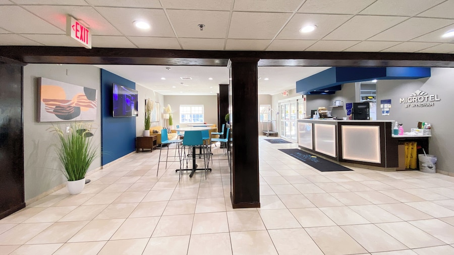 Microtel Inn & Suites by Wyndham Columbia/At Fort Jackson