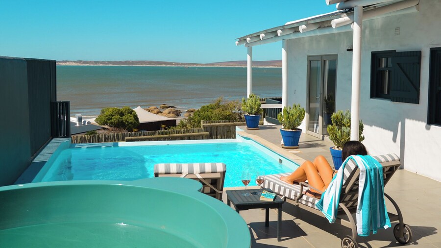 Abalone Hotel & Villas