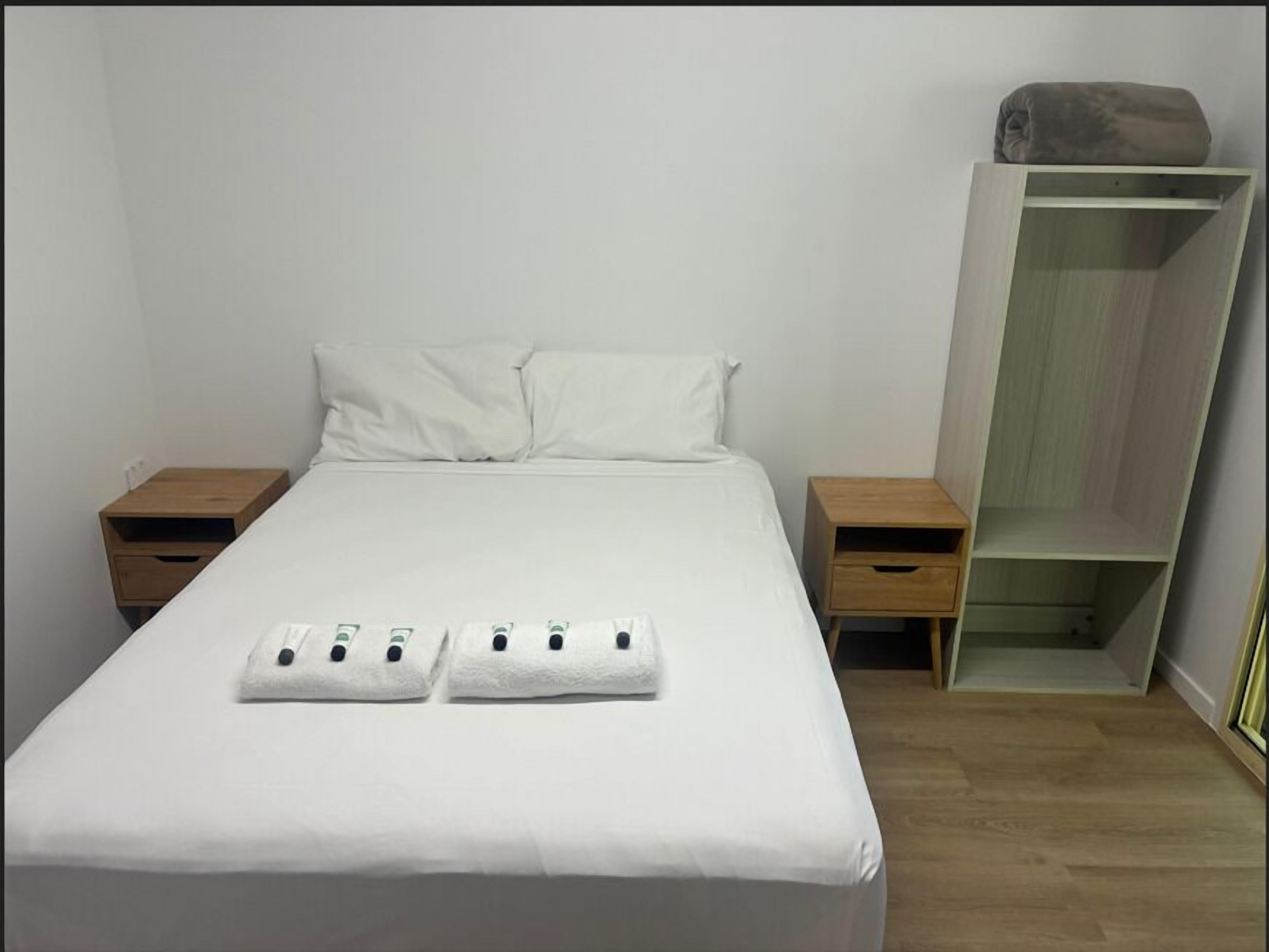 Double Room With Private Bathroom | Bed sheets