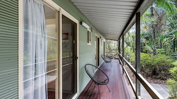 Single Room with Private Bathroom | Terrace/patio
